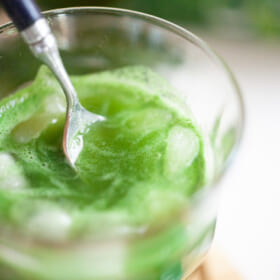 サッと溶けるから飲みやすい青汁「美味緑菜」